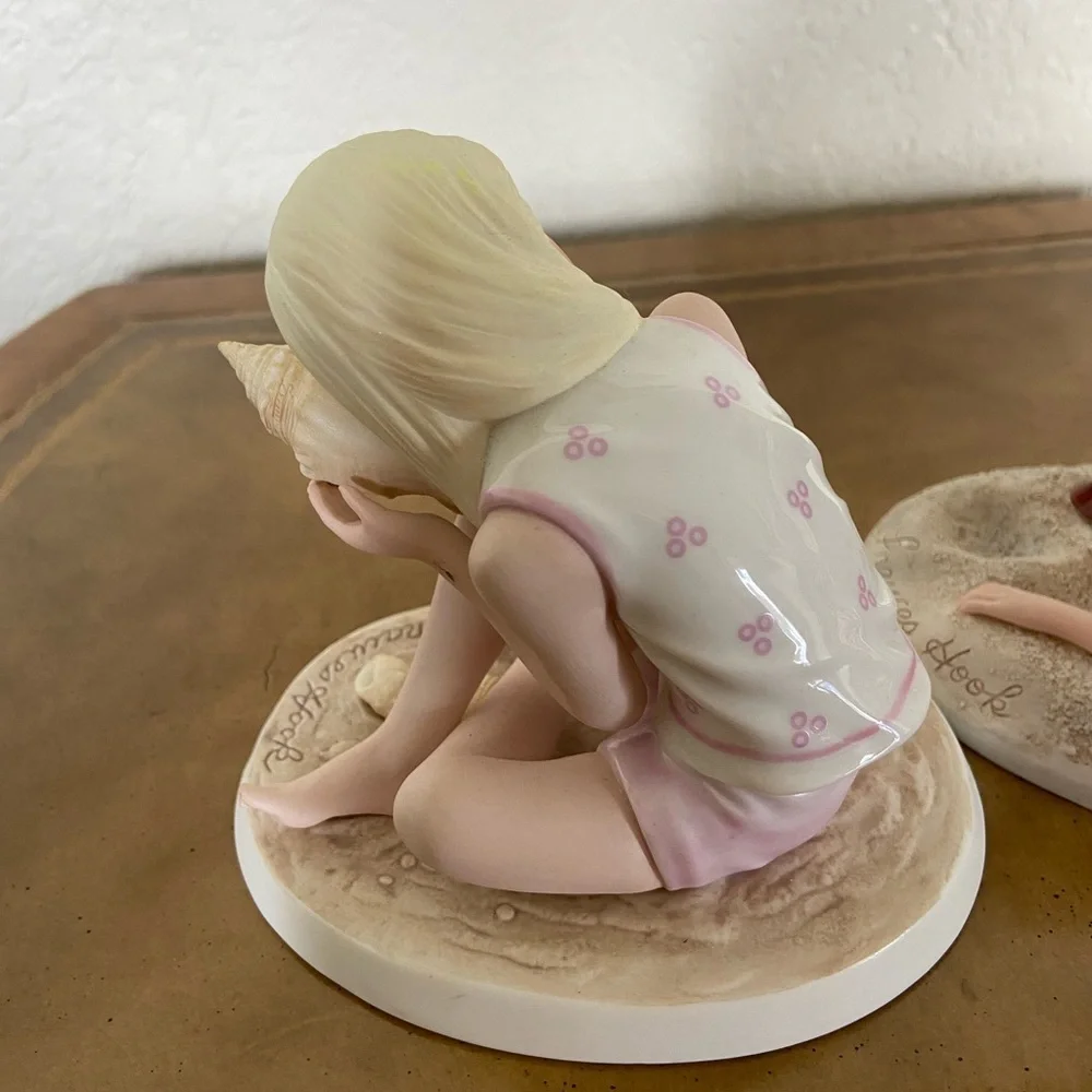 🖤 Set of 2 REMEMBER WHEN by Frances Hook Girls Beach Figurines Sand Castles Soun